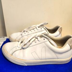 Veja"Campo" White w/White Logo  Leather Womens Sneakers Sz.8 Ret.$160